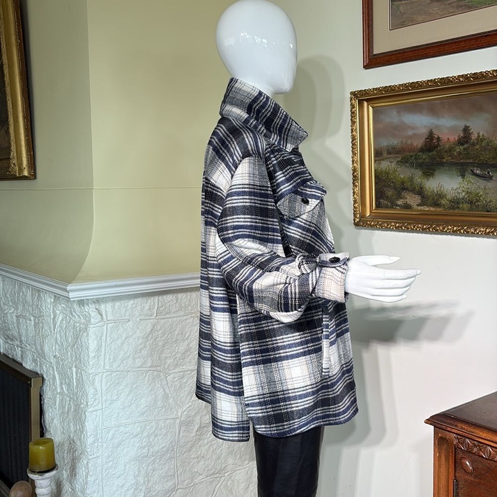 H&M Oversized Plaid Shacket - Picture 6 of 16